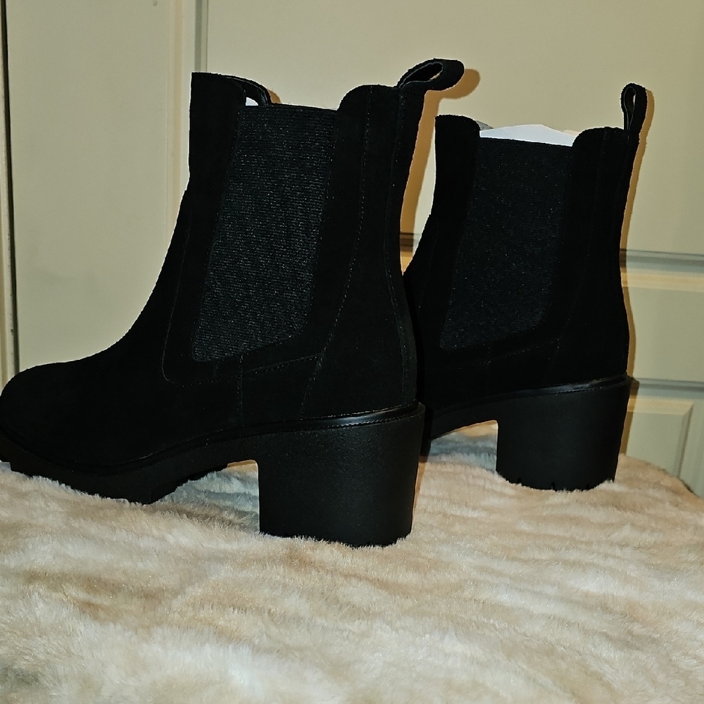 LISA VICKY-Women's Black Suede Ankle Boots Size 10. NIB! - Picture 7 of 12